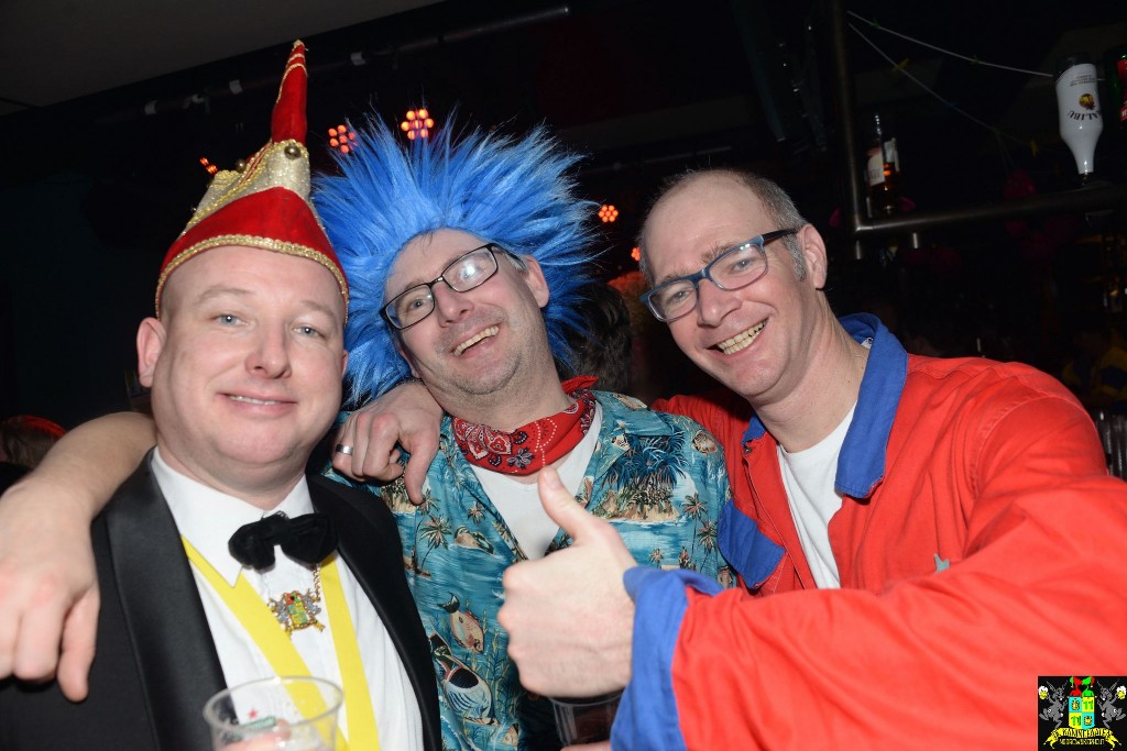 ../Images/Rood, wit en lekker blauw bal 420.jpg